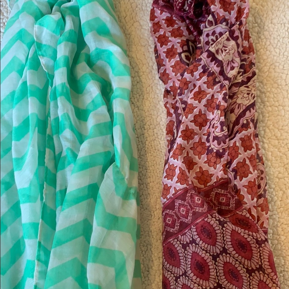 2 infinity scarfs